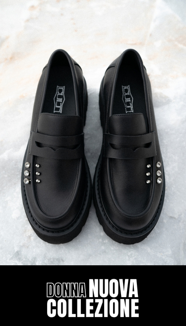 WOMAN AI26